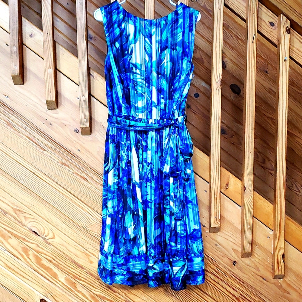 Luxe Carmen Marc Valvo Dress Blue Knee Length Pleated Sleeveless + Scarf Belt